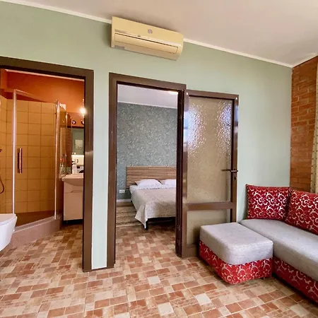 гостьовий будиночок на фонтані Holiday home *