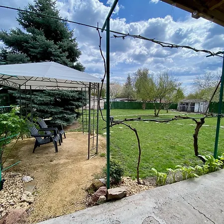 Holiday home гостьовий будиночок на фонтані